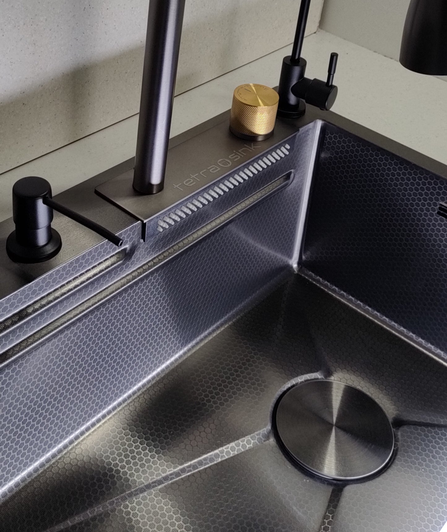 Multifunctional kitchen sink | Tetra Sink | 2NS30460TSK | Multifunctional sink for kitchen with deep trough and high-quality waterfall mixer - Tetrasink